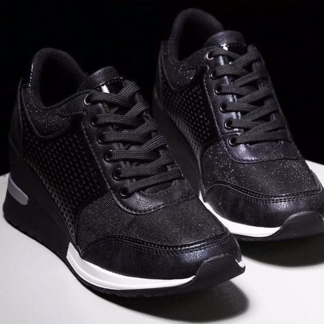 Women's wedge sneakers with perforated design