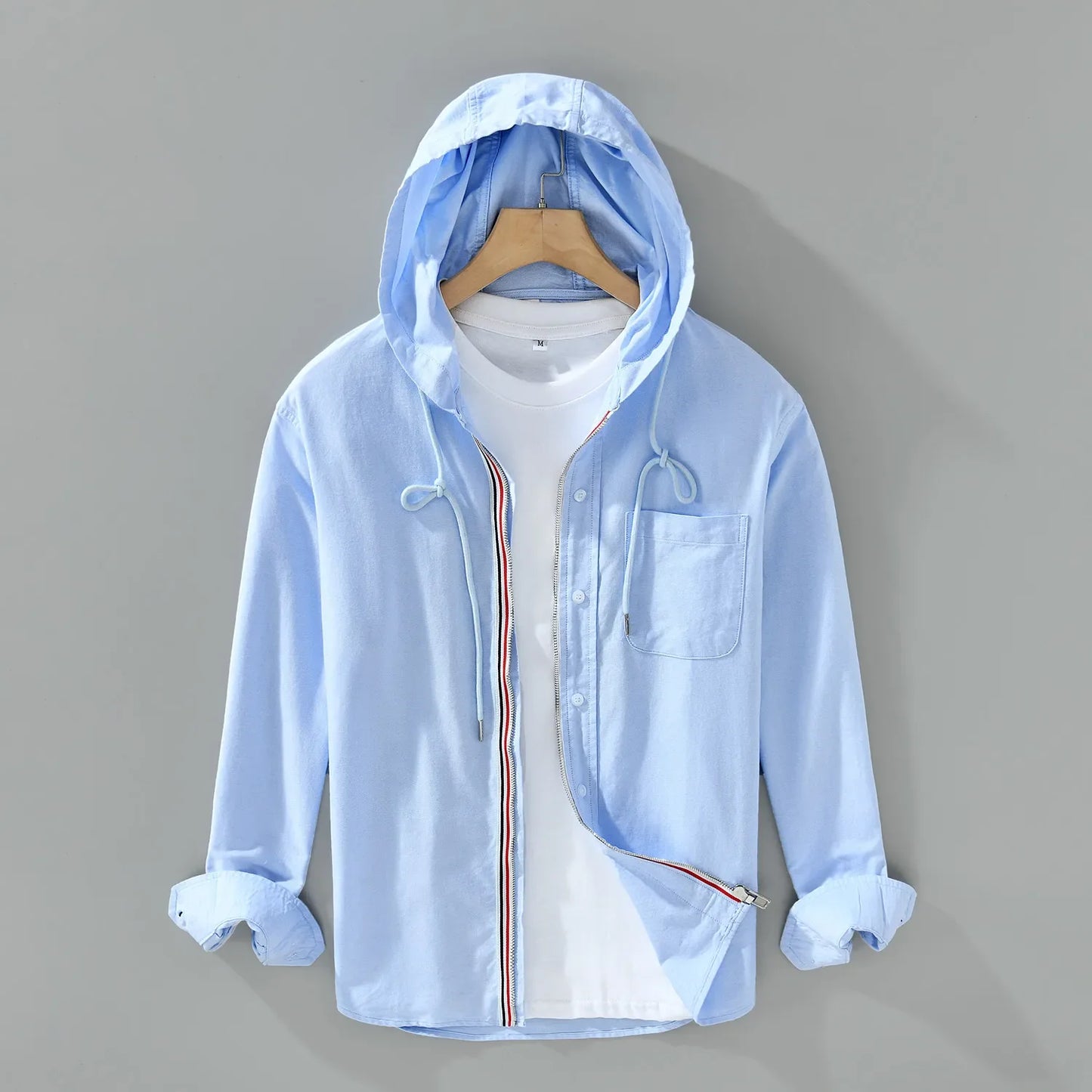 Men's hooded shirt with button closure and chest pockets