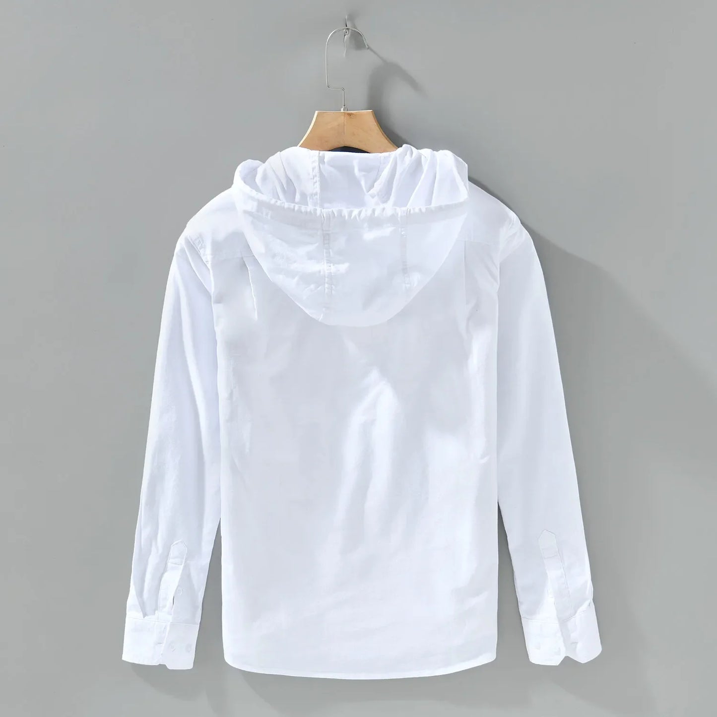 Men's hooded shirt with button closure and chest pockets