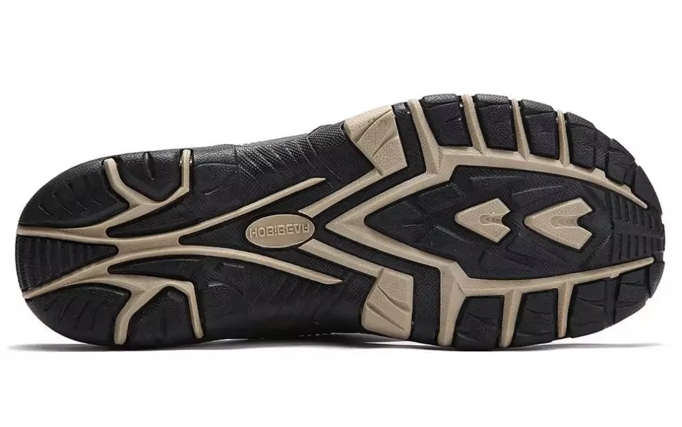 Men's thong sandals with textured outsole