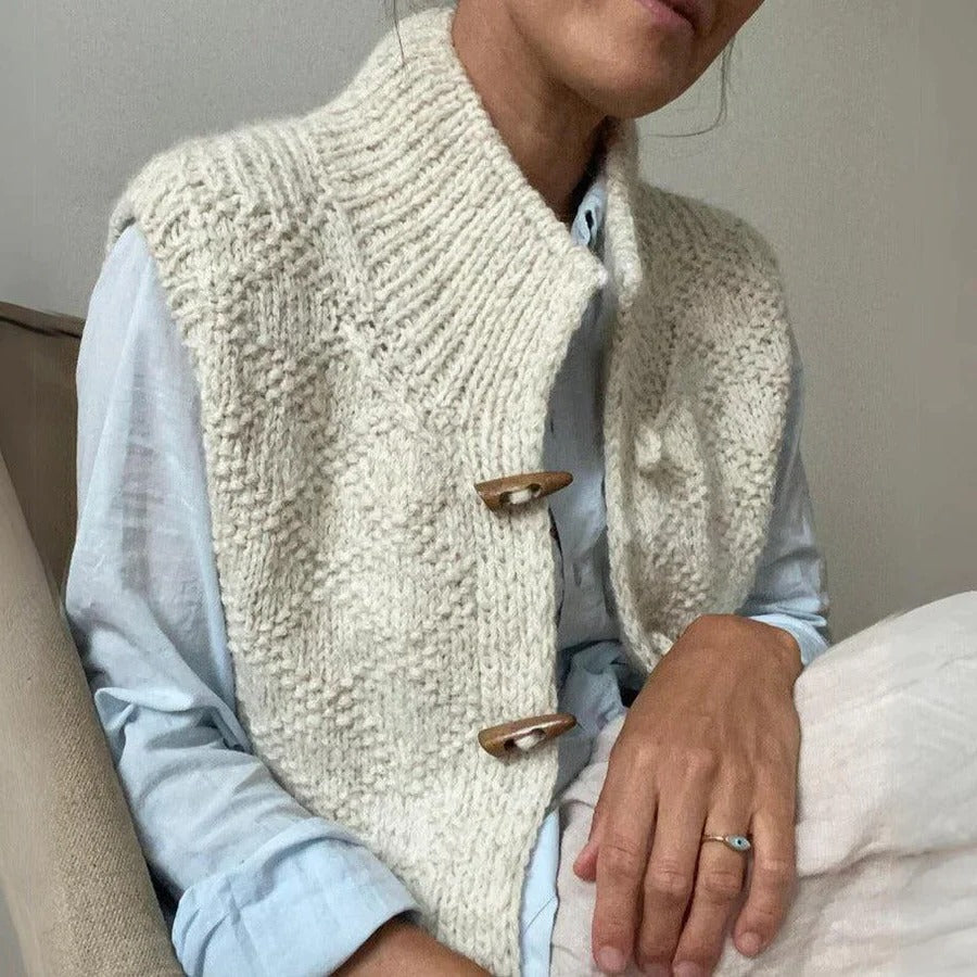 Women's knitted vest with wooden buttons