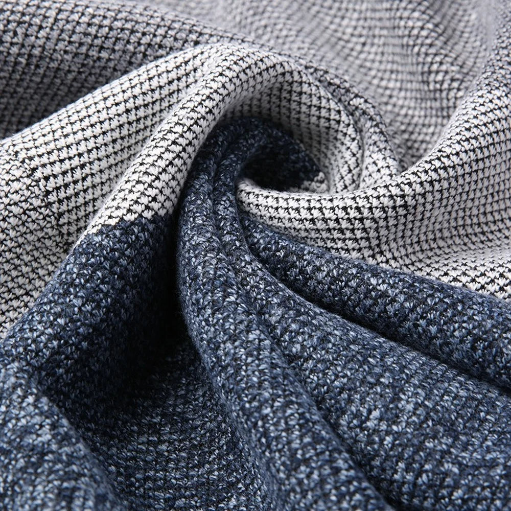 Men's color-block knitted sweater with round neckline