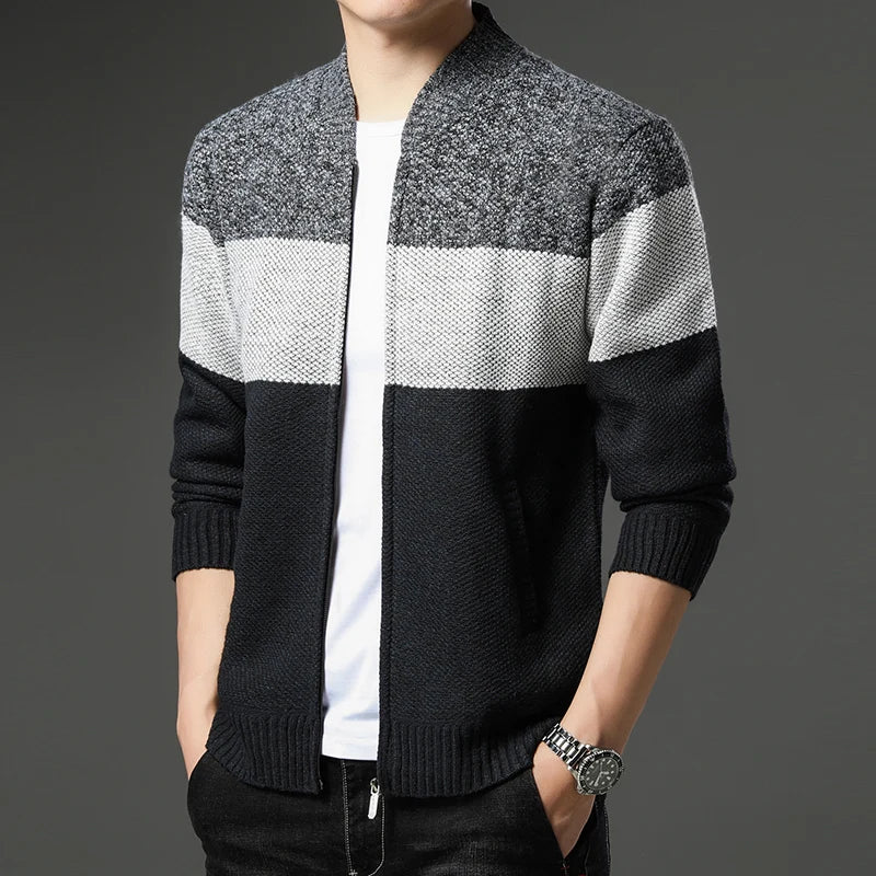 Men's color-block knitted sweater with round neckline