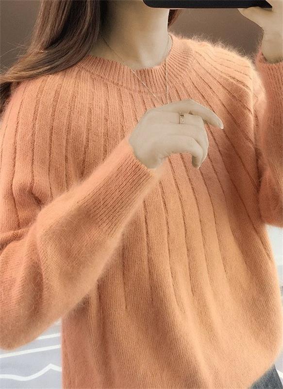 Women's round-neck ribbed knitted sweater