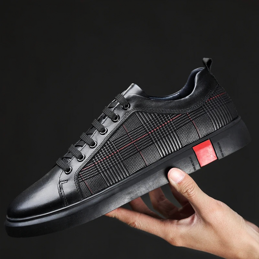 Men's low-top lace-up sneakers with textured design
